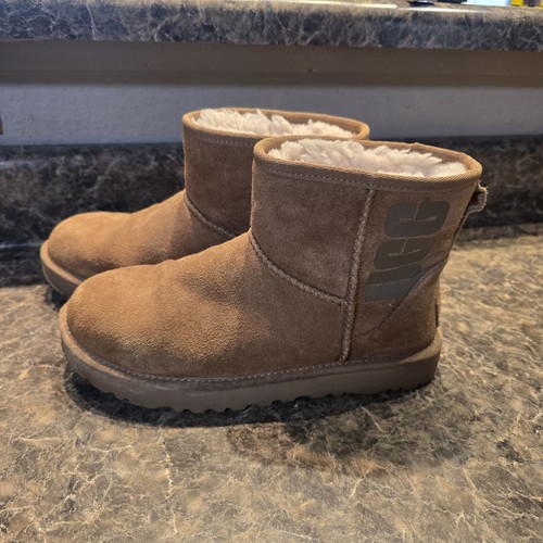 Ugg classic mini rubber logo - ugg,